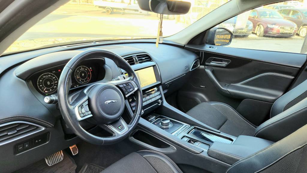 
								Jaguar F-Pace R-Sport – 2.0d 180 CP – An 2019 – AWD – Euro 6 full									