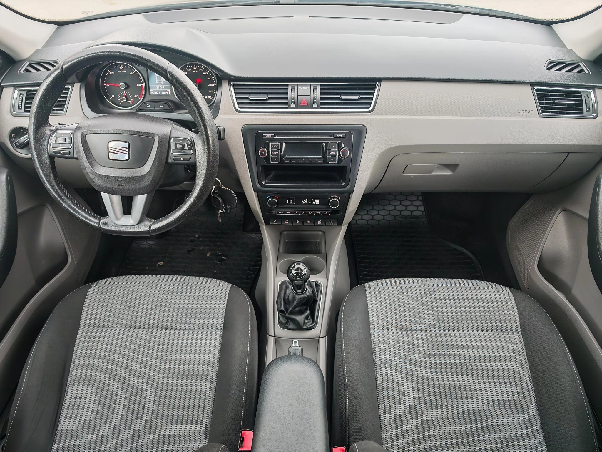 
								Seat Toledo 1.6 TDI – 105 CP – Euro 5 – An 2013 full									