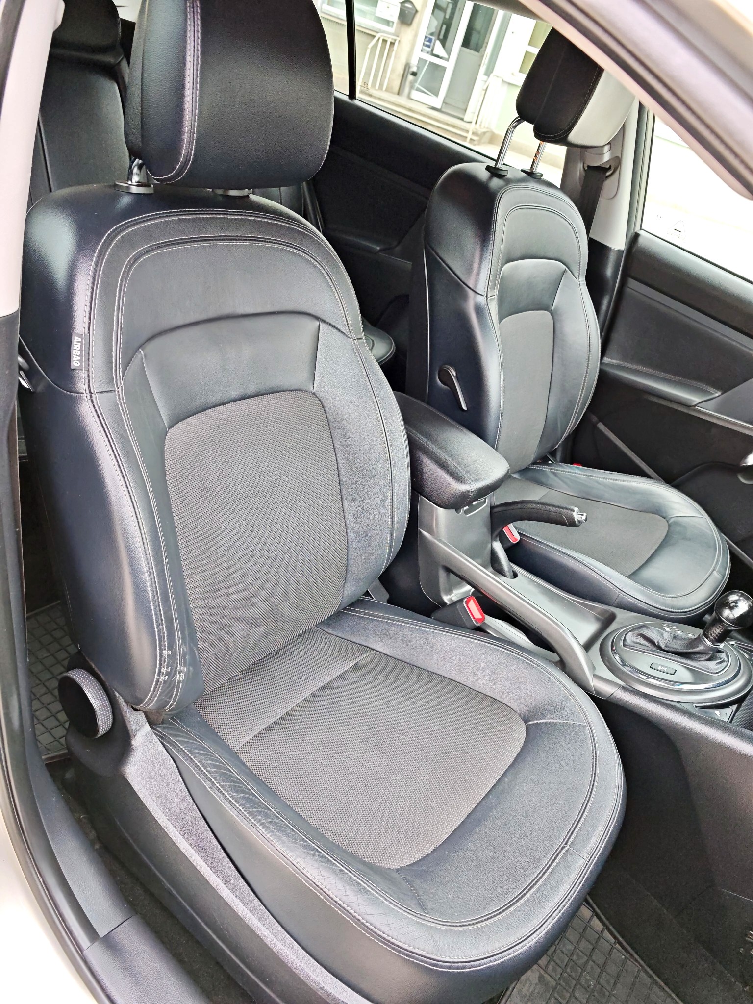 
								Kia Sportage AWD – 2.0 CRDi, 136 CP, Automată – 2012 full									