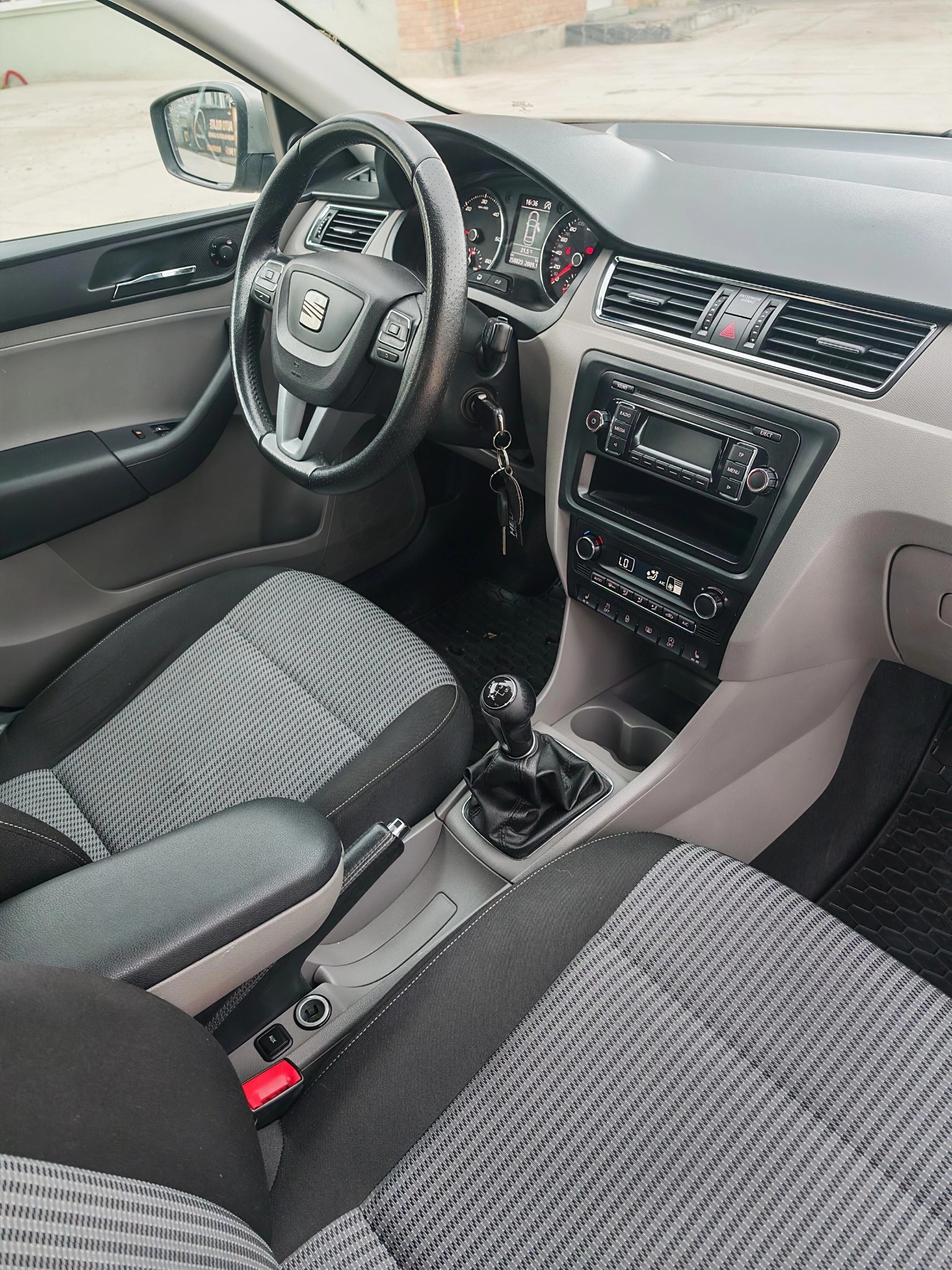 
								Seat Toledo 1.6 TDI – 105 CP – Euro 5 – An 2013 full									