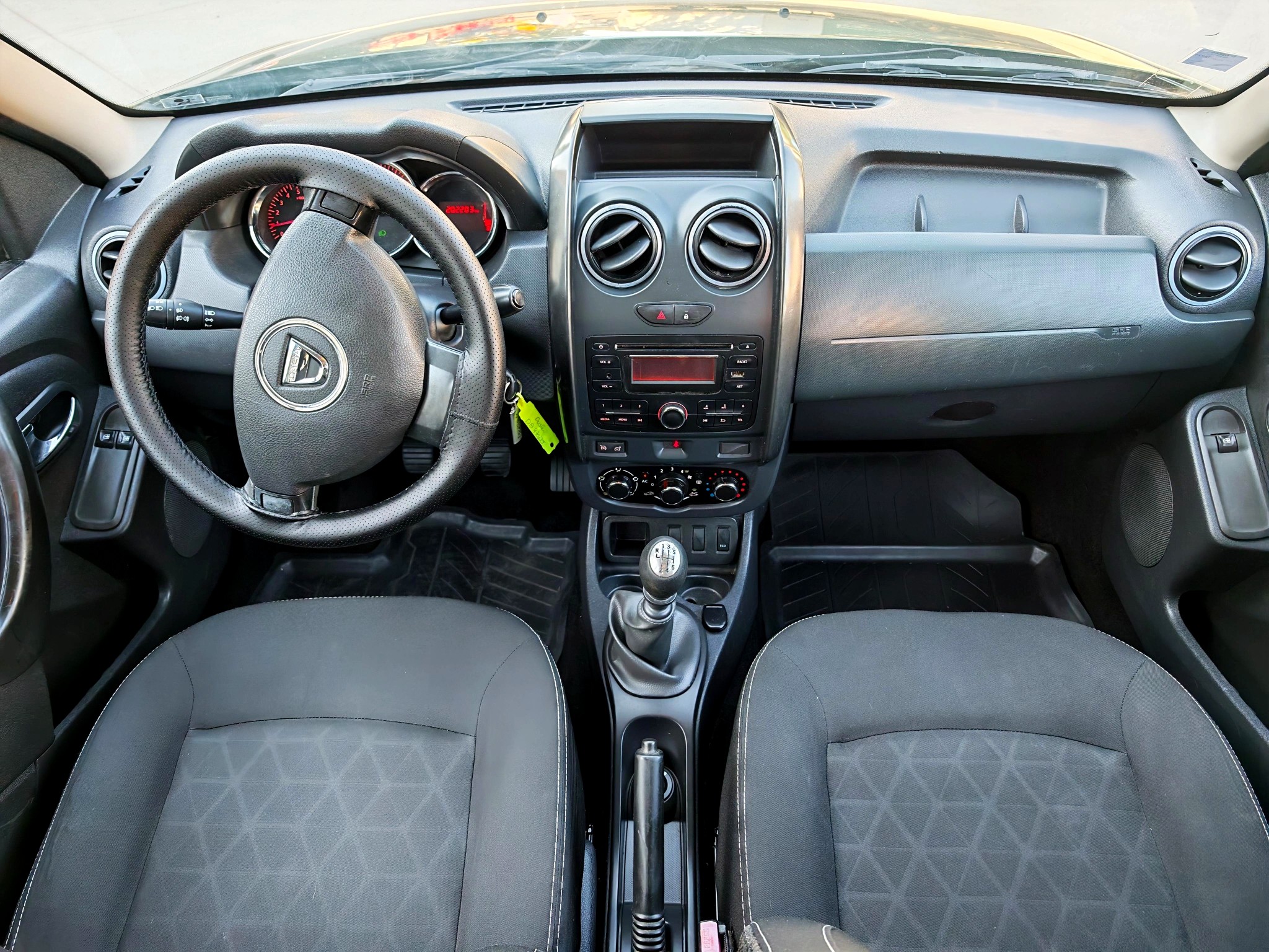 
								Dacia Duster Laureate 1.5 dCi – An 2014 – Euro 5 -110 CP full									