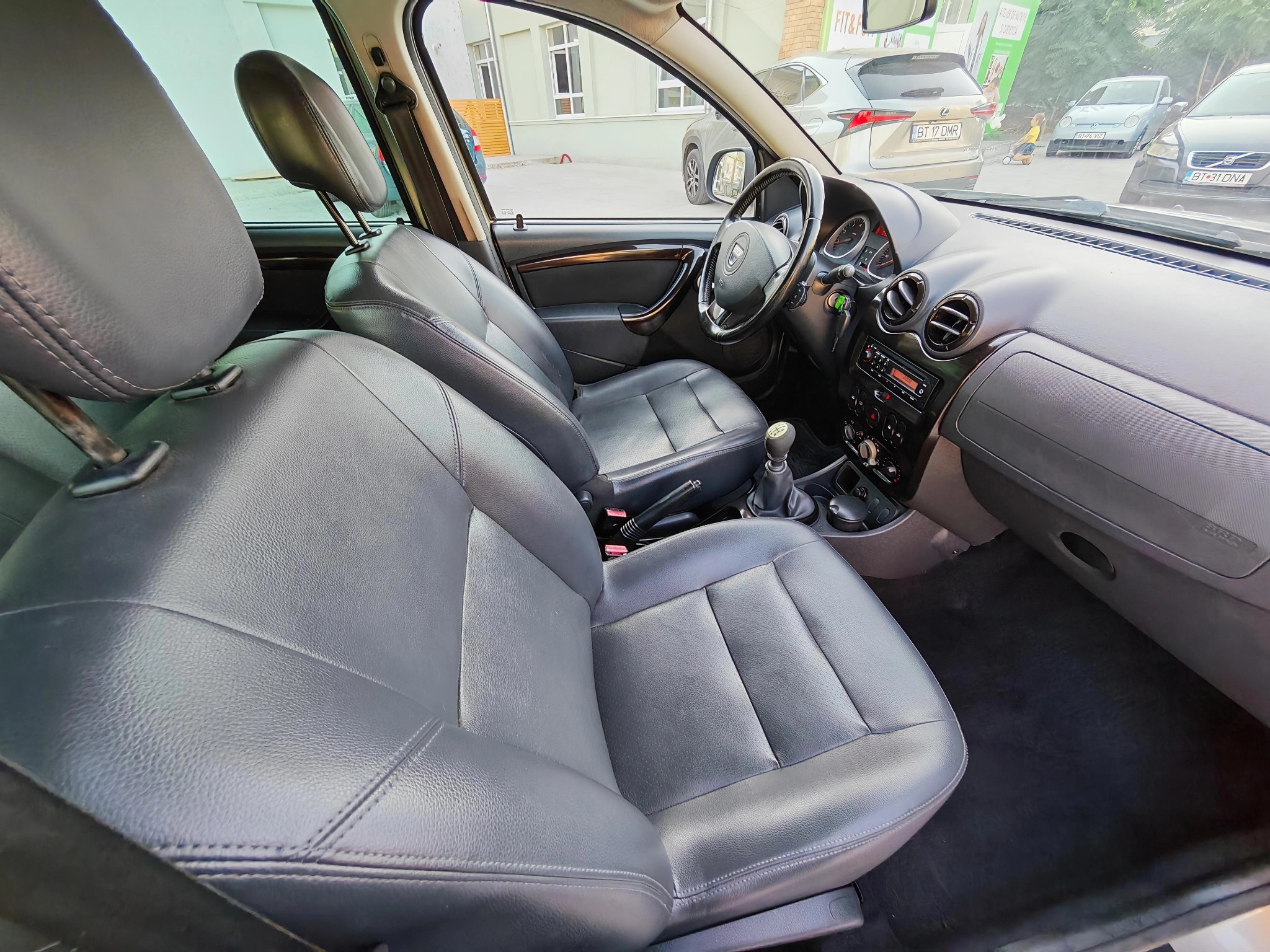 
								Dacia Duster Laureate 1.5 dCi – An 2012 – Euro 5 – 4×2 – 110 CP full									