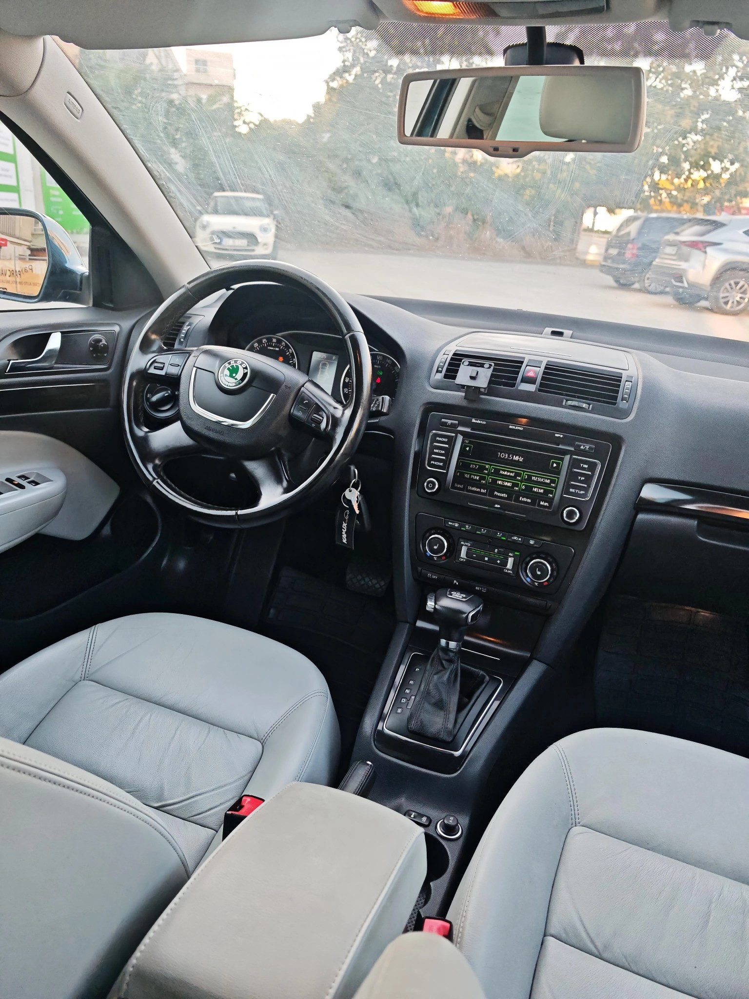 
								Skoda Octavia – Laurin & Klement – 2.0 TDI – 4×4 – DSG full									