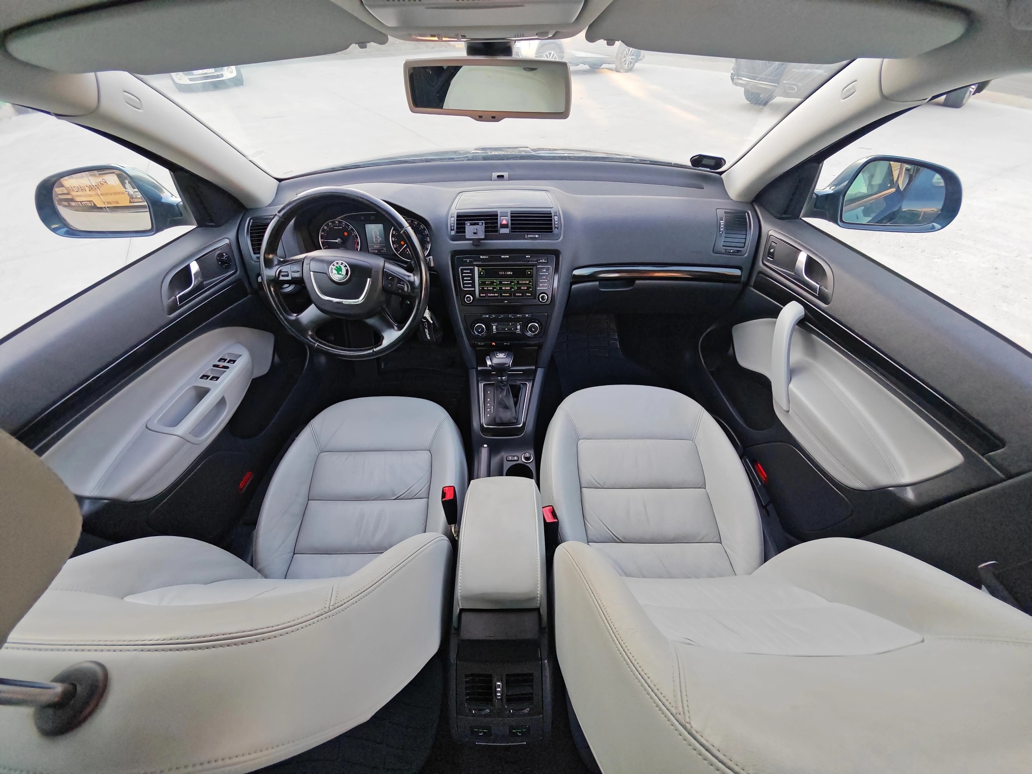 
								Skoda Octavia – Laurin & Klement – 2.0 TDI – 4×4 – DSG full									