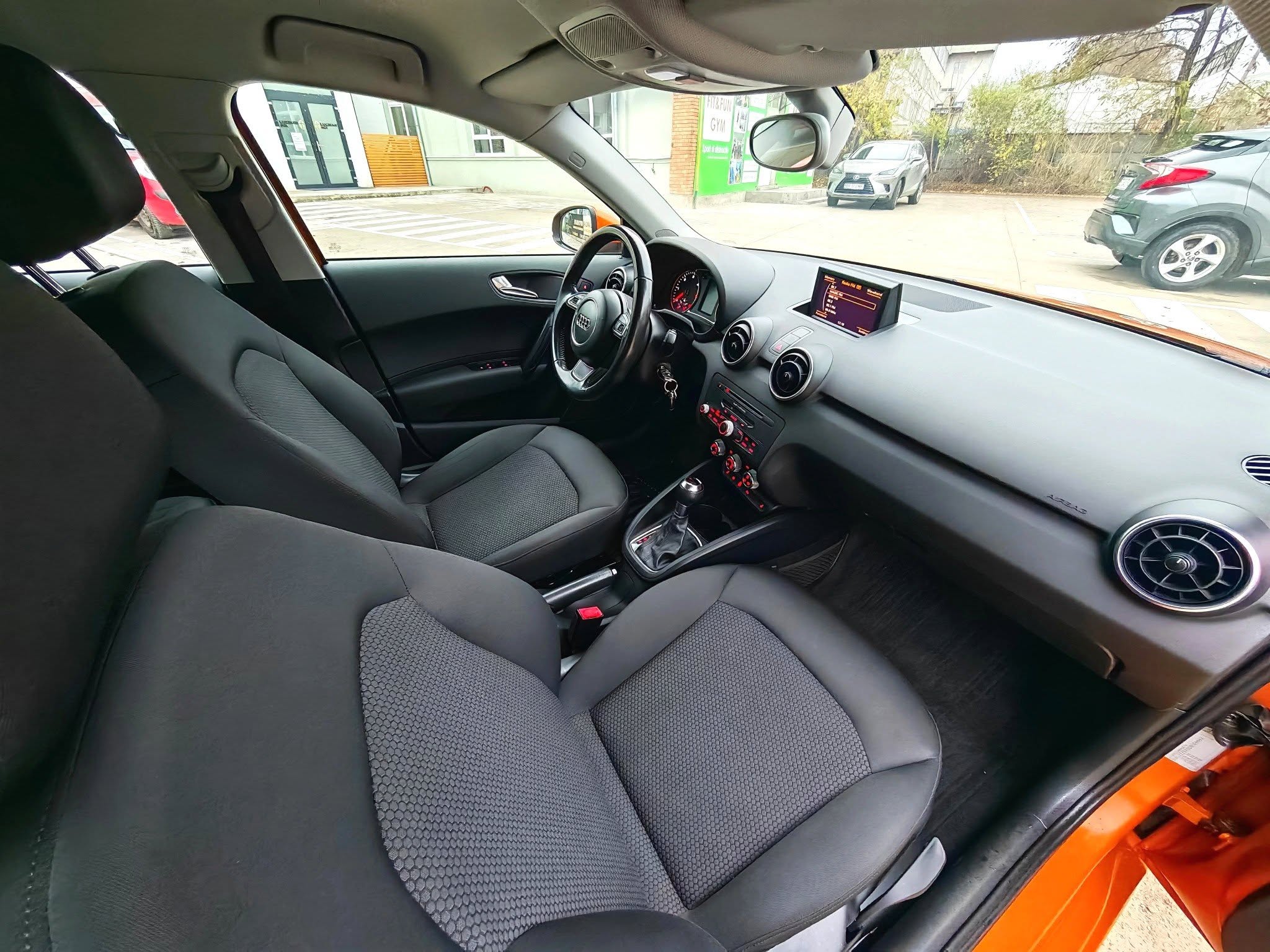 
								AUDI A1 S-Line – 1.6 TDI – AUTOMAT – XENON – LED full									