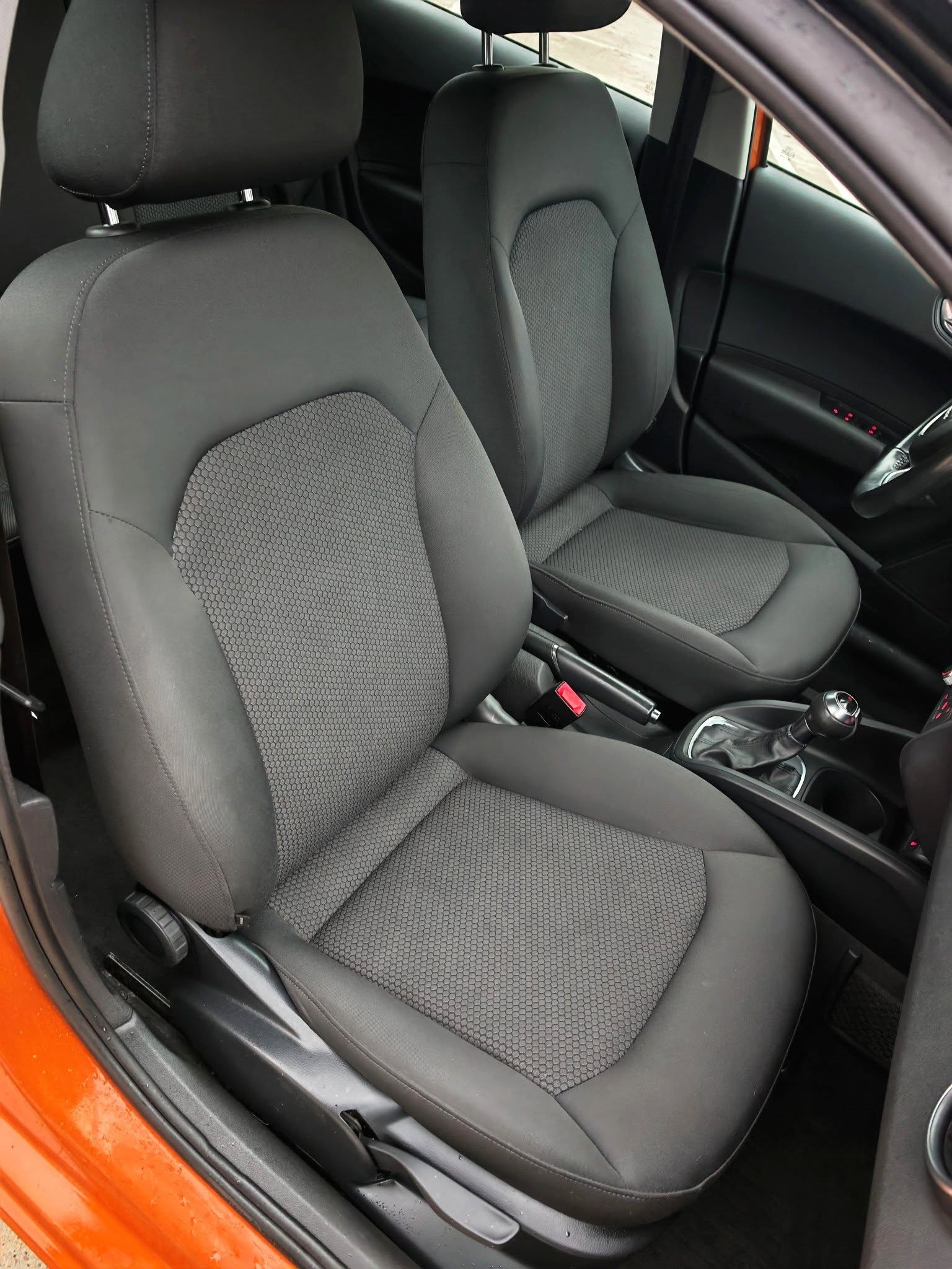 
								AUDI A1 S-Line – 1.6 TDI – AUTOMAT – XENON – LED full									