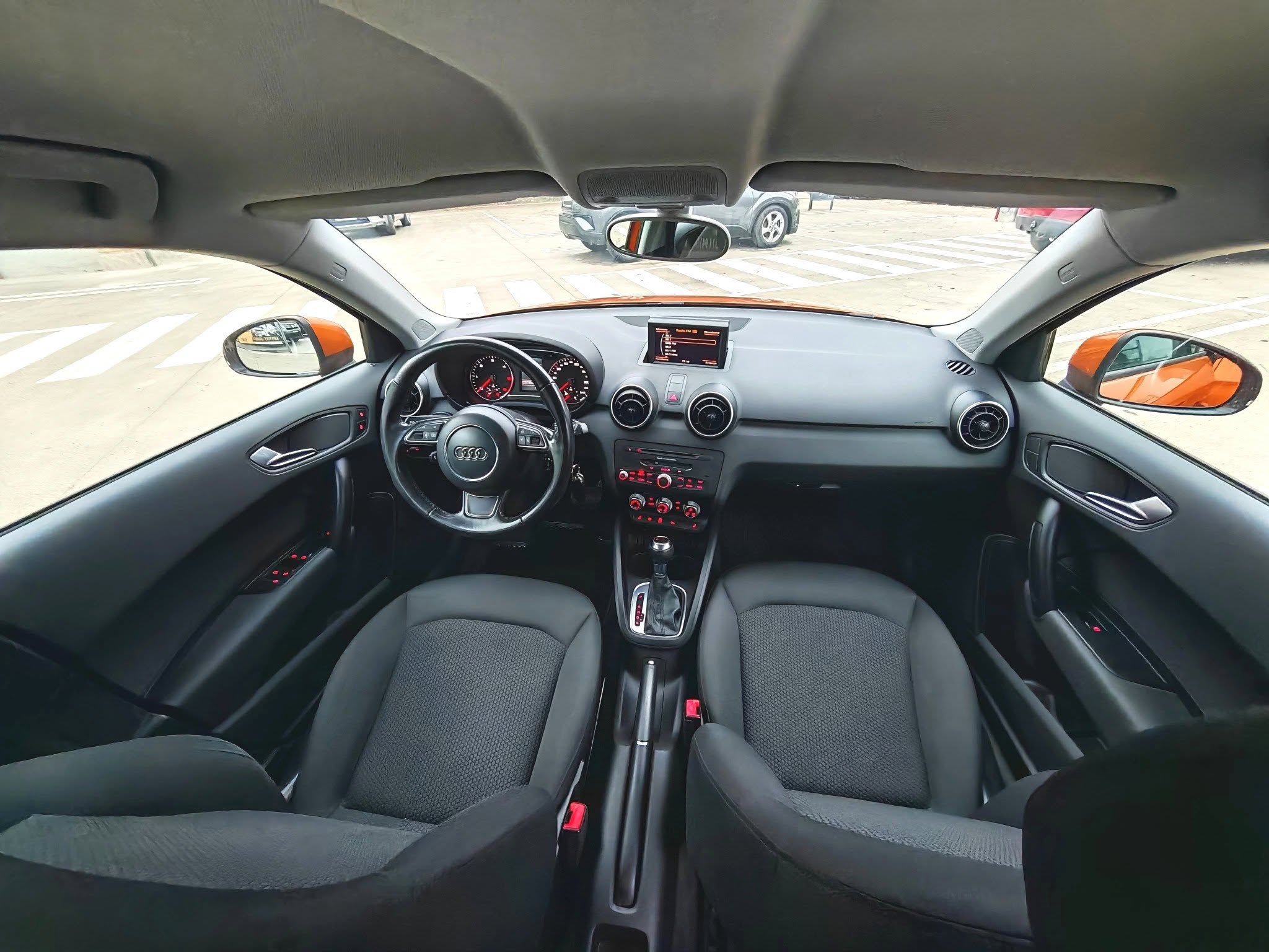 
								AUDI A1 S-Line – 1.6 TDI – AUTOMAT – XENON – LED full									