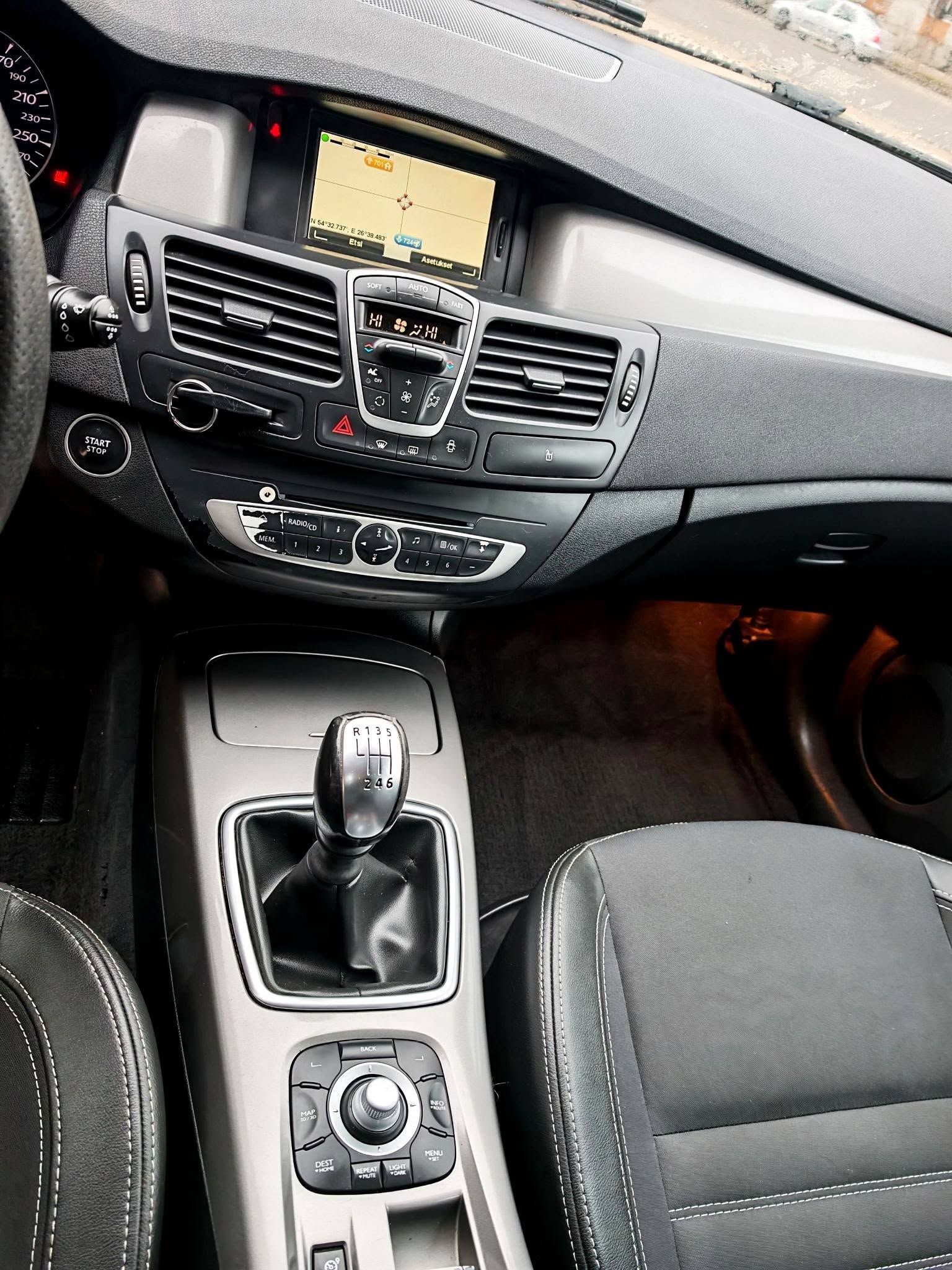 
								RENAULT LAGUNA TOMTOM EDITION – 1.5 dCi – 110 CP – Euro 5 full									