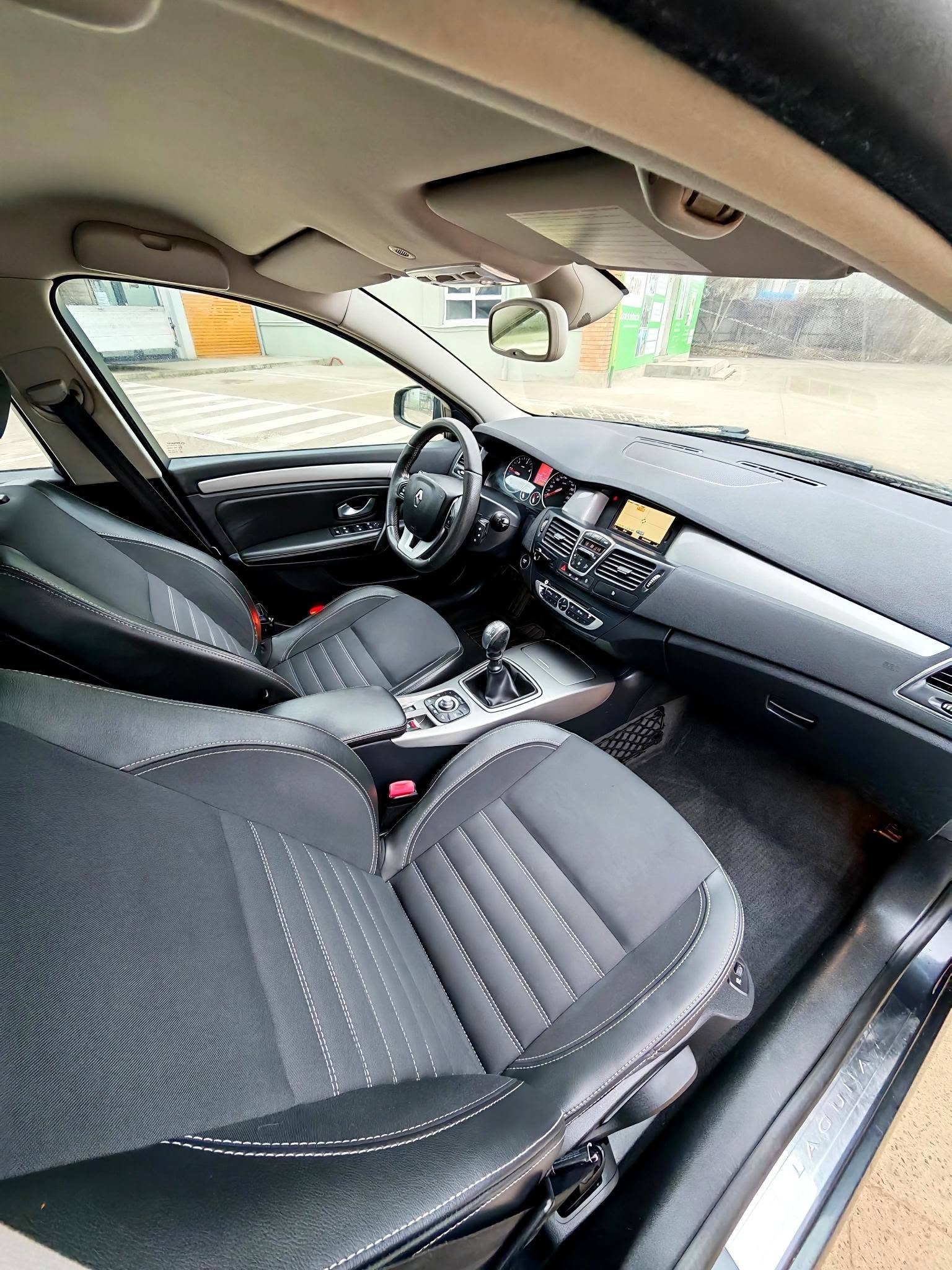 
								RENAULT LAGUNA TOMTOM EDITION – 1.5 dCi – 110 CP – Euro 5 full									