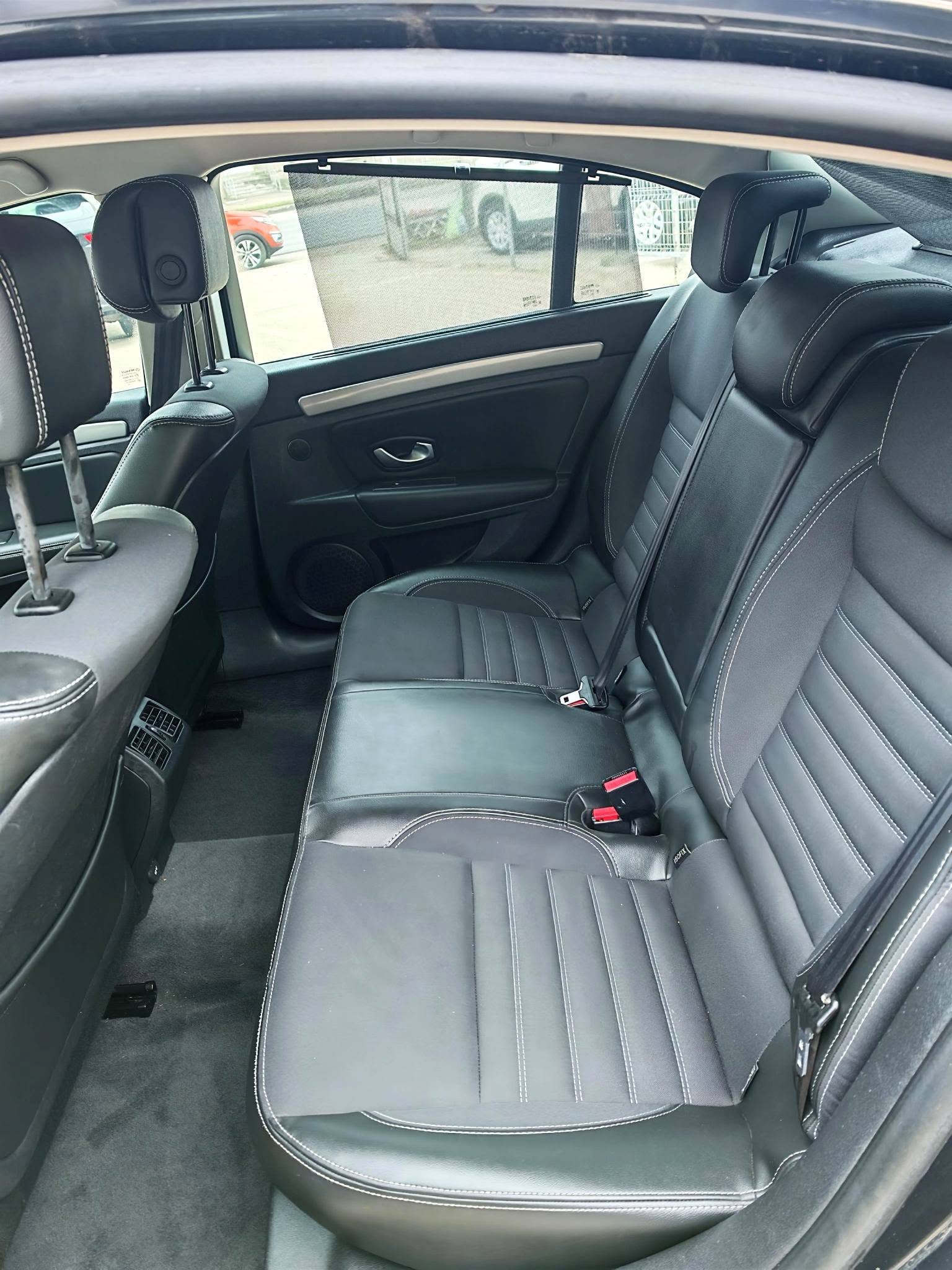 
								RENAULT LAGUNA TOMTOM EDITION – 1.5 dCi – 110 CP – Euro 5 full									