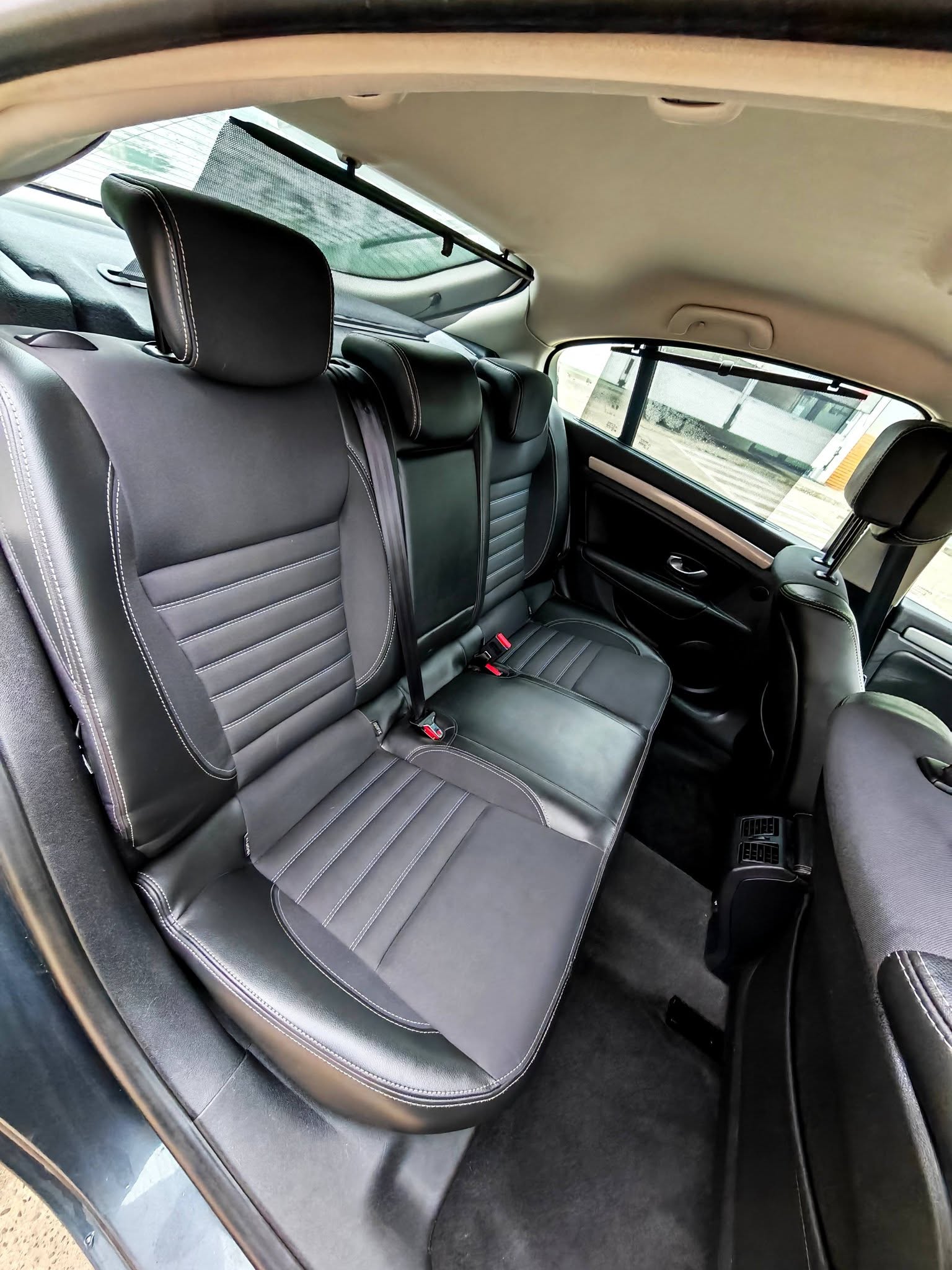 
								RENAULT LAGUNA TOMTOM EDITION – 1.5 dCi – 110 CP – Euro 5 full									