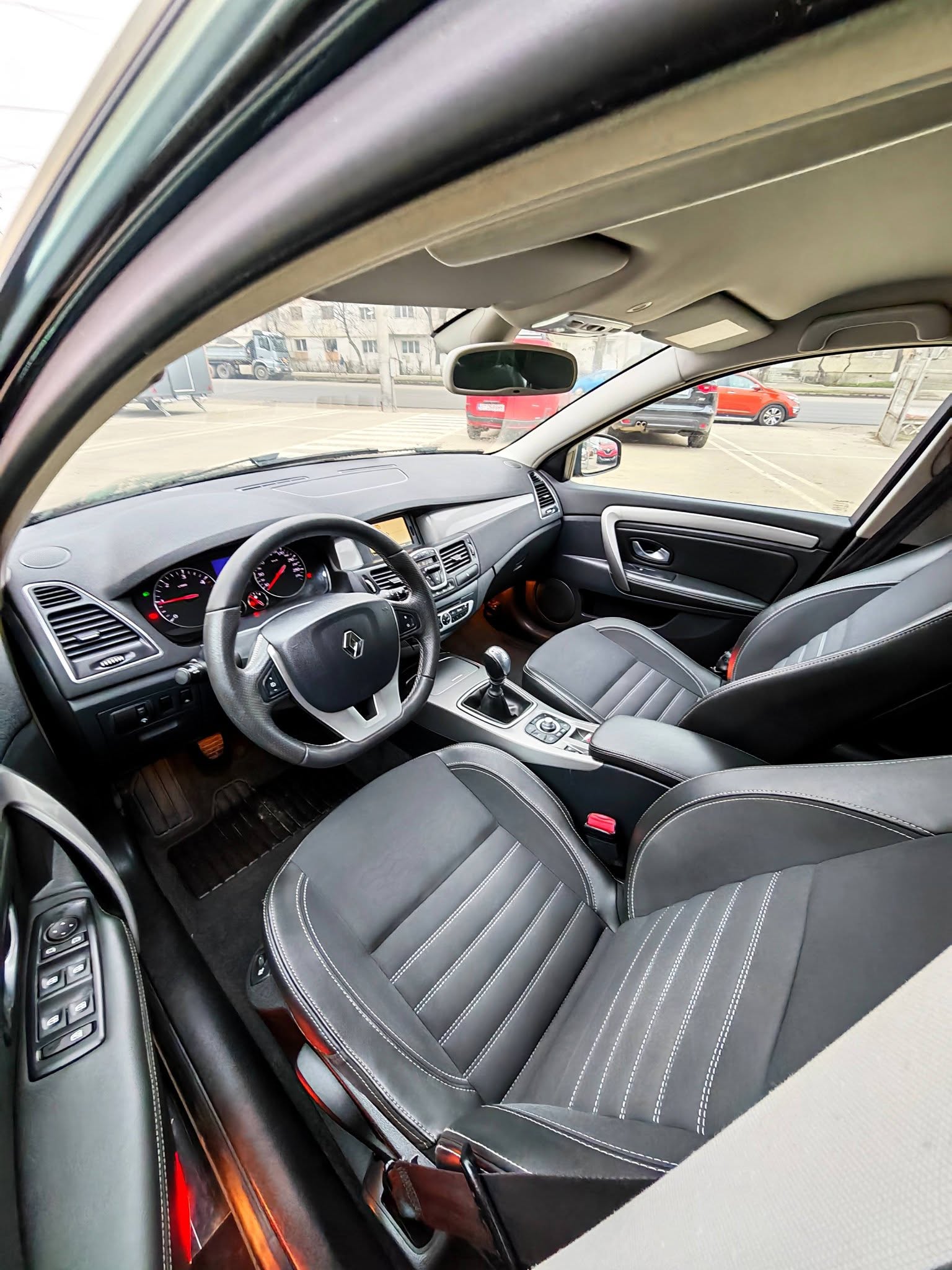 
								RENAULT LAGUNA TOMTOM EDITION – 1.5 dCi – 110 CP – Euro 5 full									