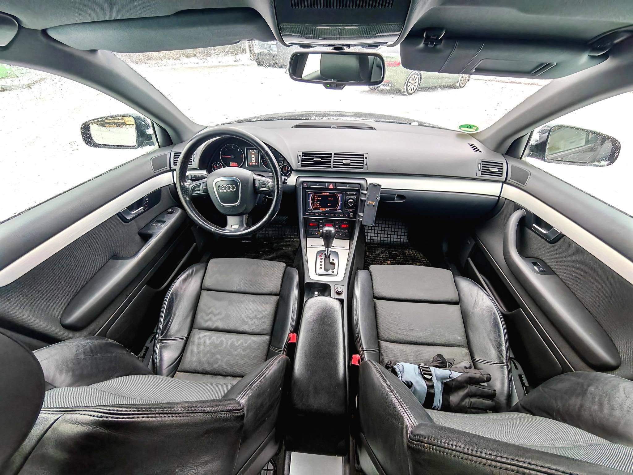 
								AUDI A4 AVANT S-LINE – 2.0 TDI – CUTIE AUTOMATĂ full									