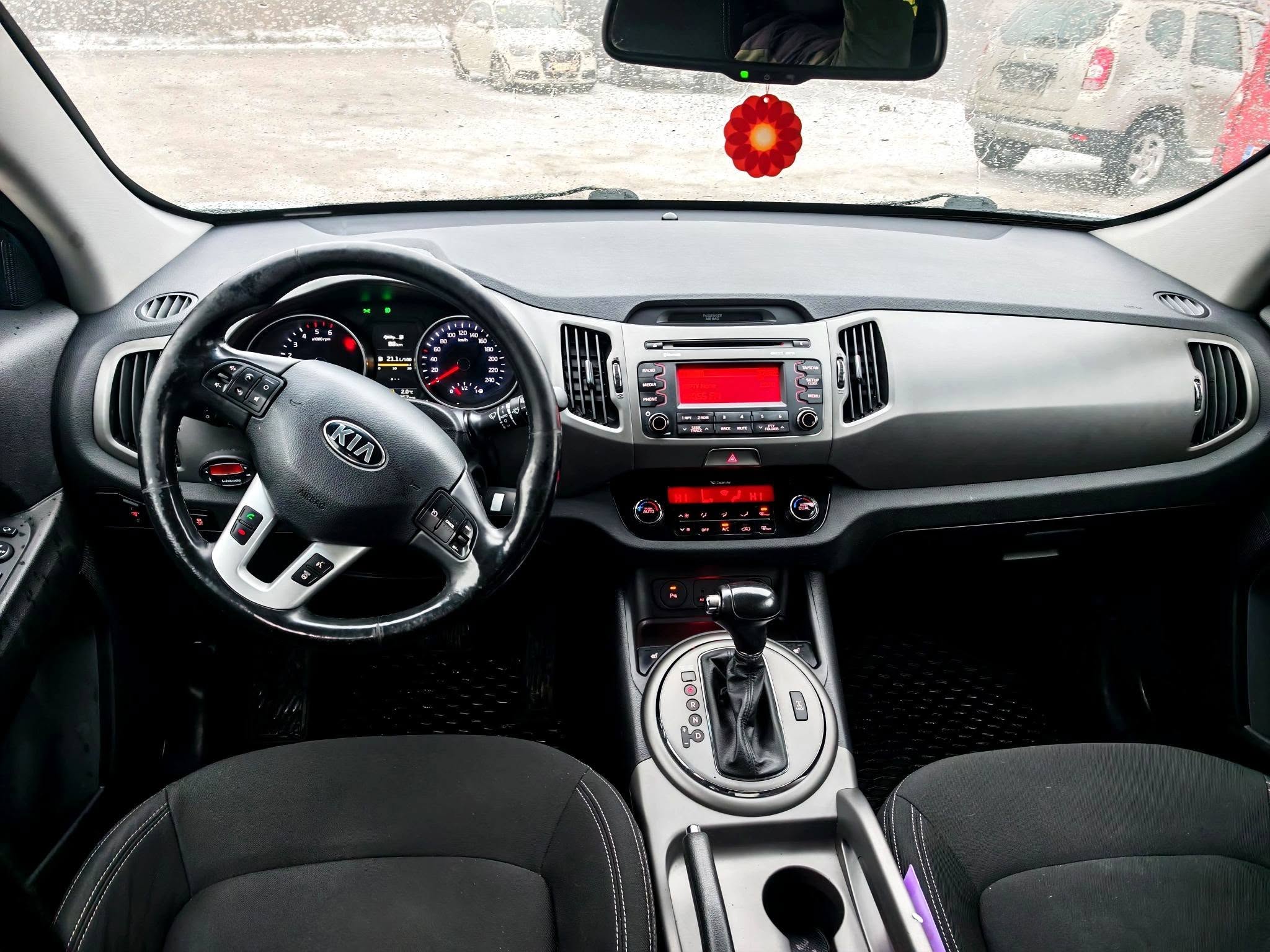 
								KIA SPORTAGE FACELIFT AWD 4×4 – 2.0 CRDi – AUTOMAT full									