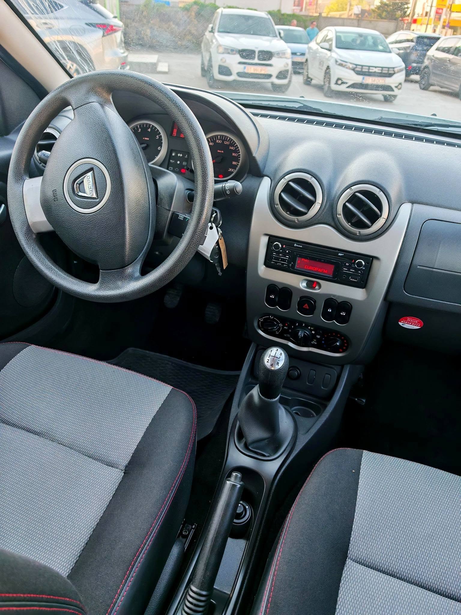 
								Dacia Duster Ice Sound – 1.6 Benzina – An 12.2013 full									