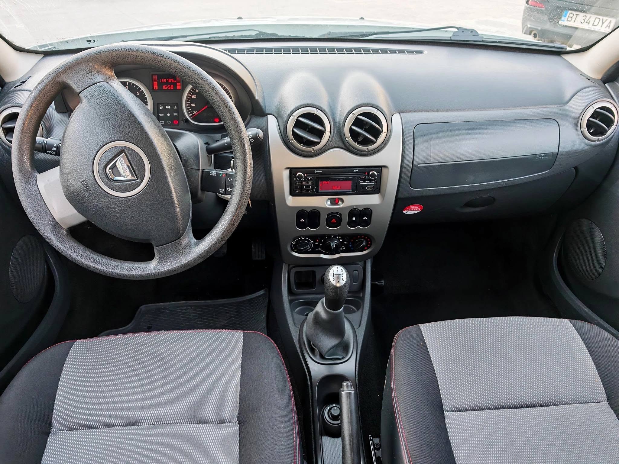 
								Dacia Duster Ice Sound – 1.6 Benzina – An 12.2013 full									