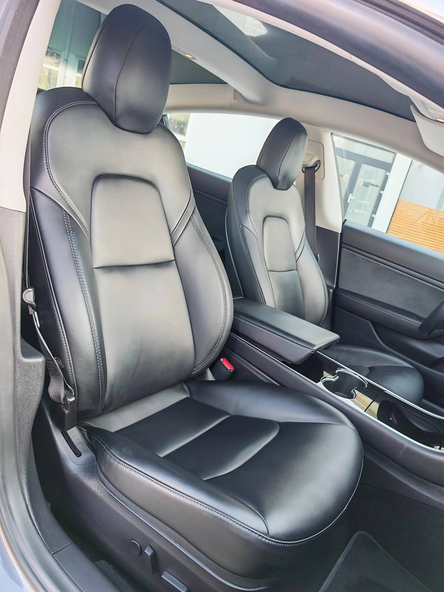 
								Tesla Model 3 Dual Motor Long Range – An 2019 – 420 km Autonomie full									