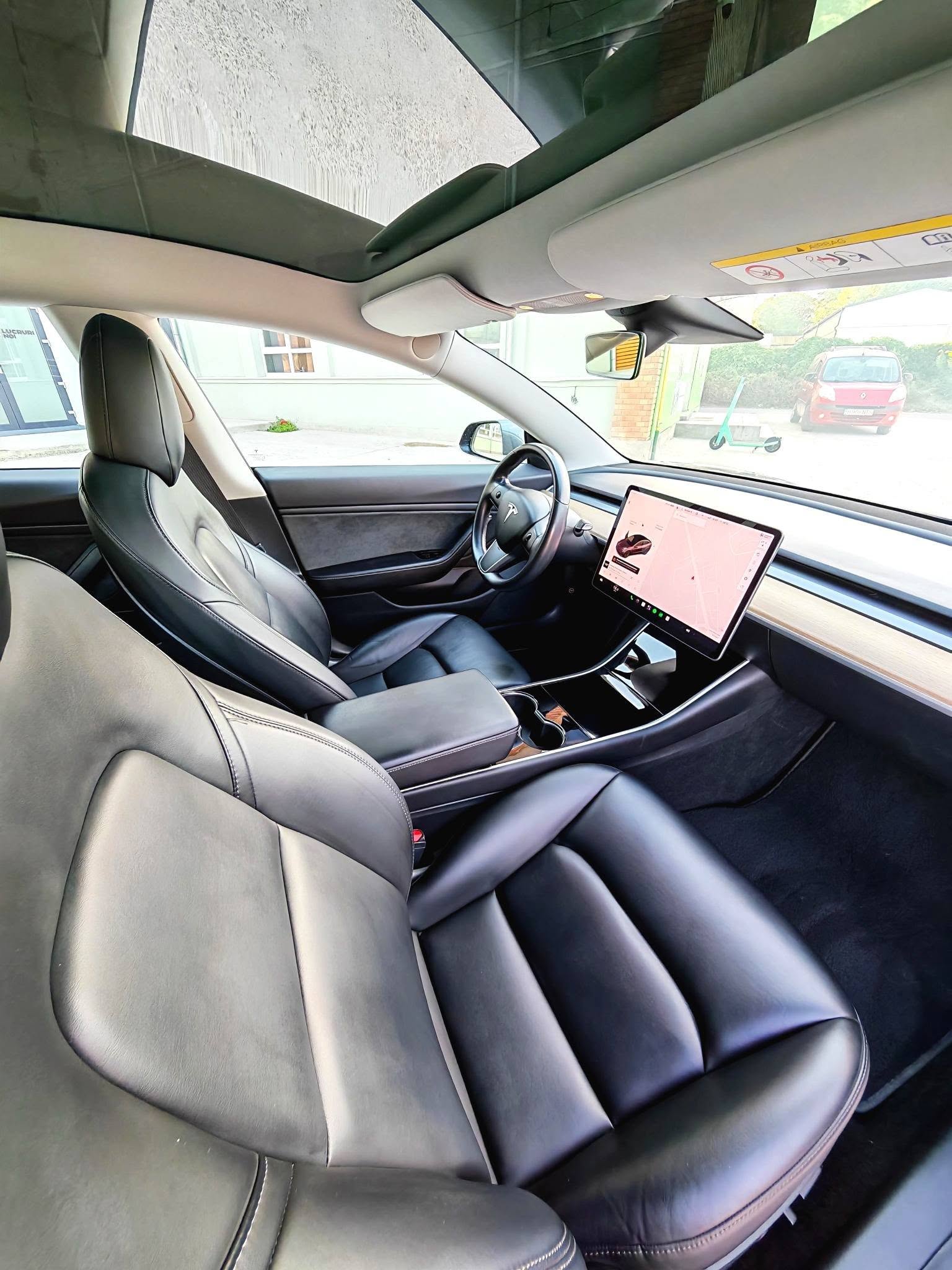 
								Tesla Model 3 Dual Motor Long Range – An 2019 – 420 km Autonomie full									