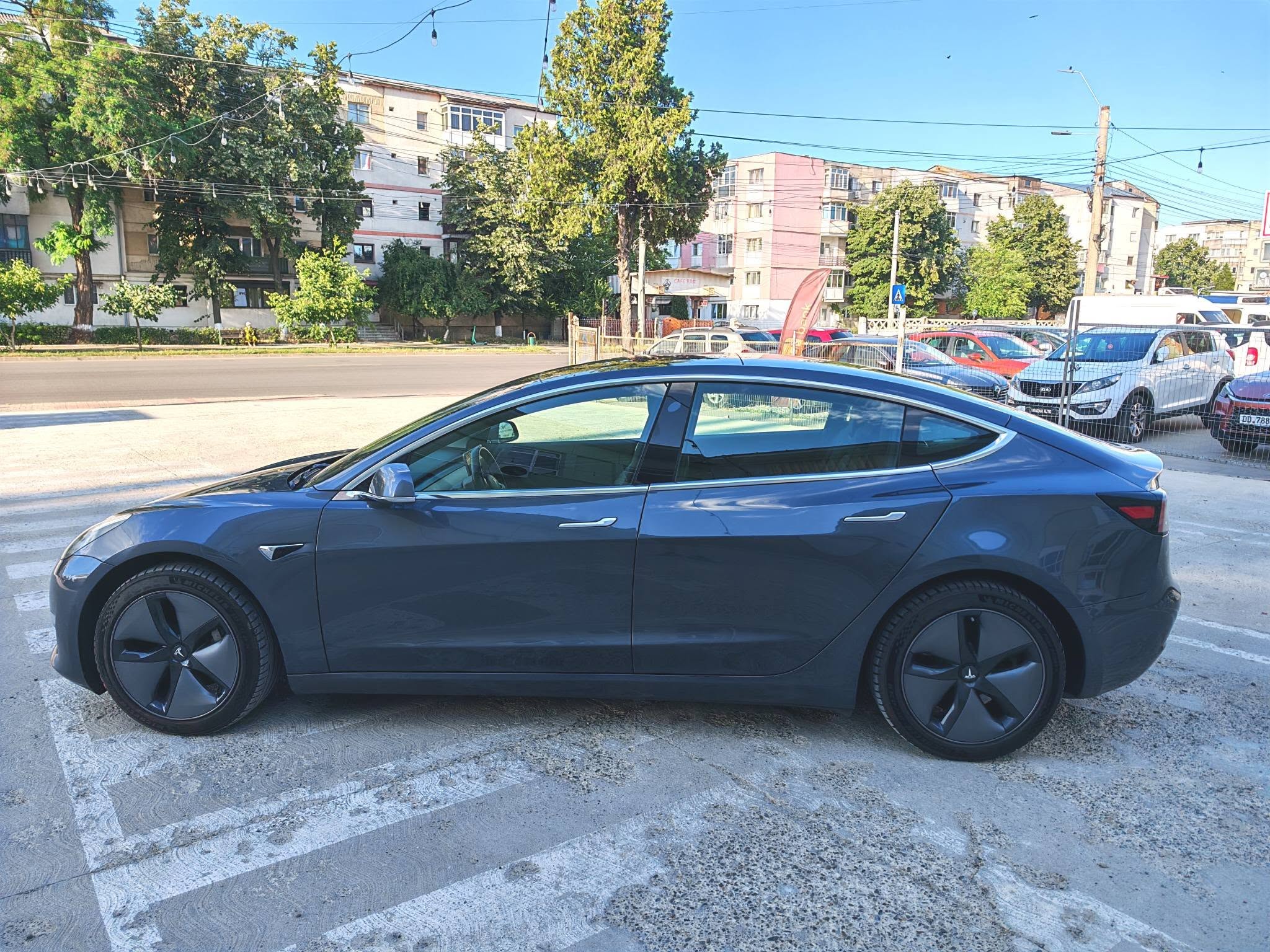 
								Tesla Model 3 Dual Motor Long Range – An 2019 – 420 km Autonomie full									