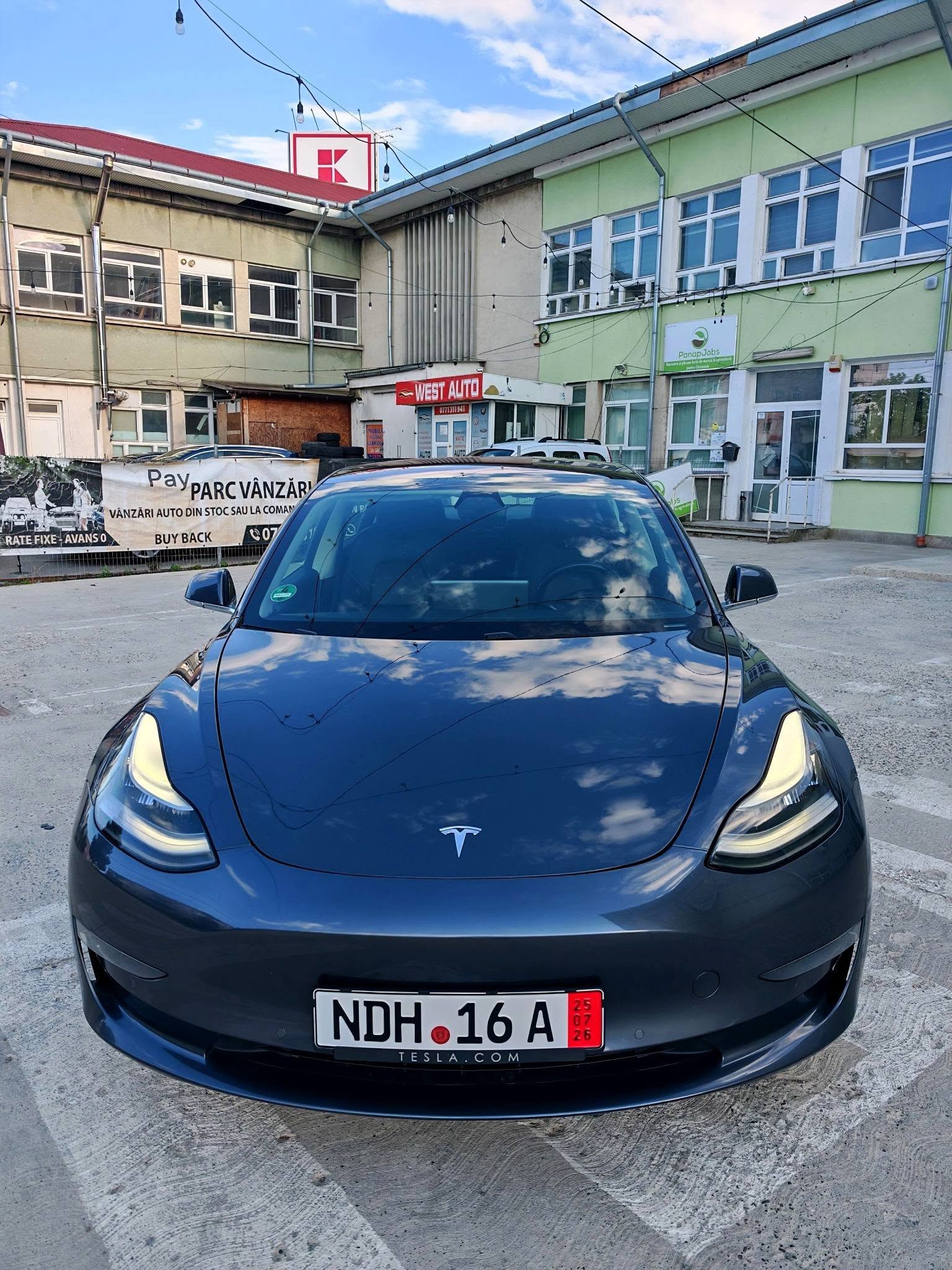 
								Tesla Model 3 Dual Motor Long Range – An 2019 – 420 km Autonomie full									