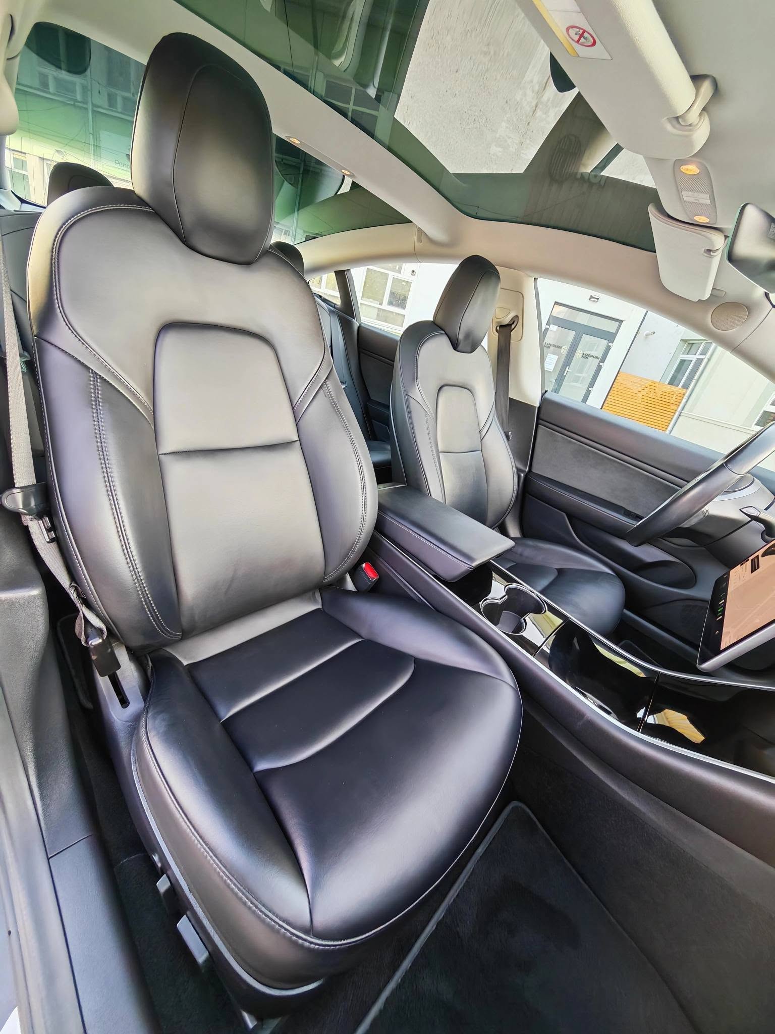 
								Tesla Model 3 Dual Motor Long Range – An 2019 – 420 km Autonomie full									