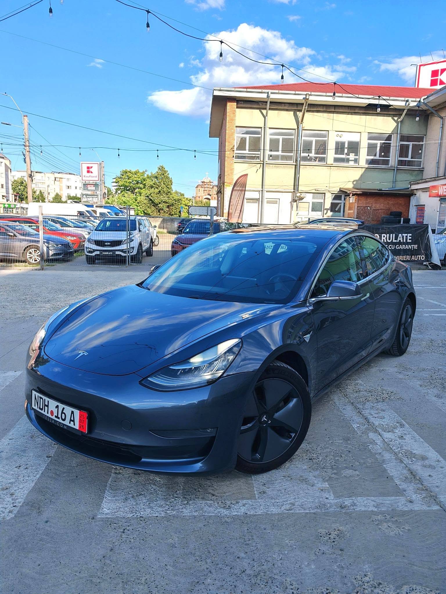 
								Tesla Model 3 Dual Motor Long Range – An 2019 – 420 km Autonomie full									