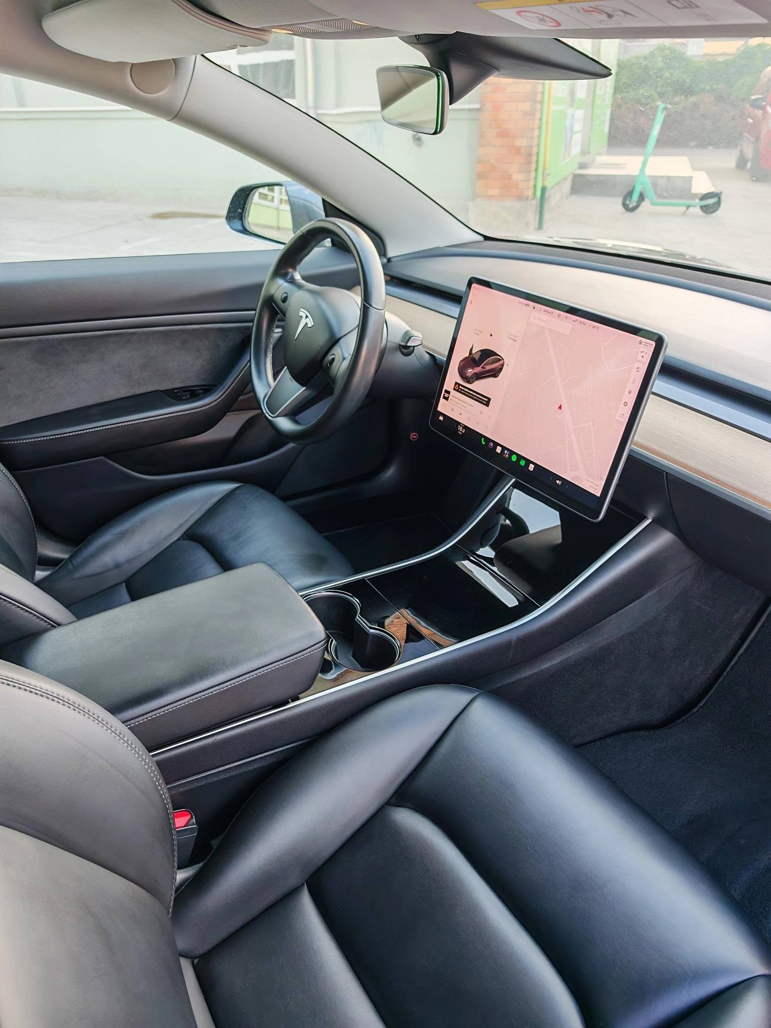 
								Tesla Model 3 Dual Motor Long Range – An 2019 – 420 km Autonomie full									