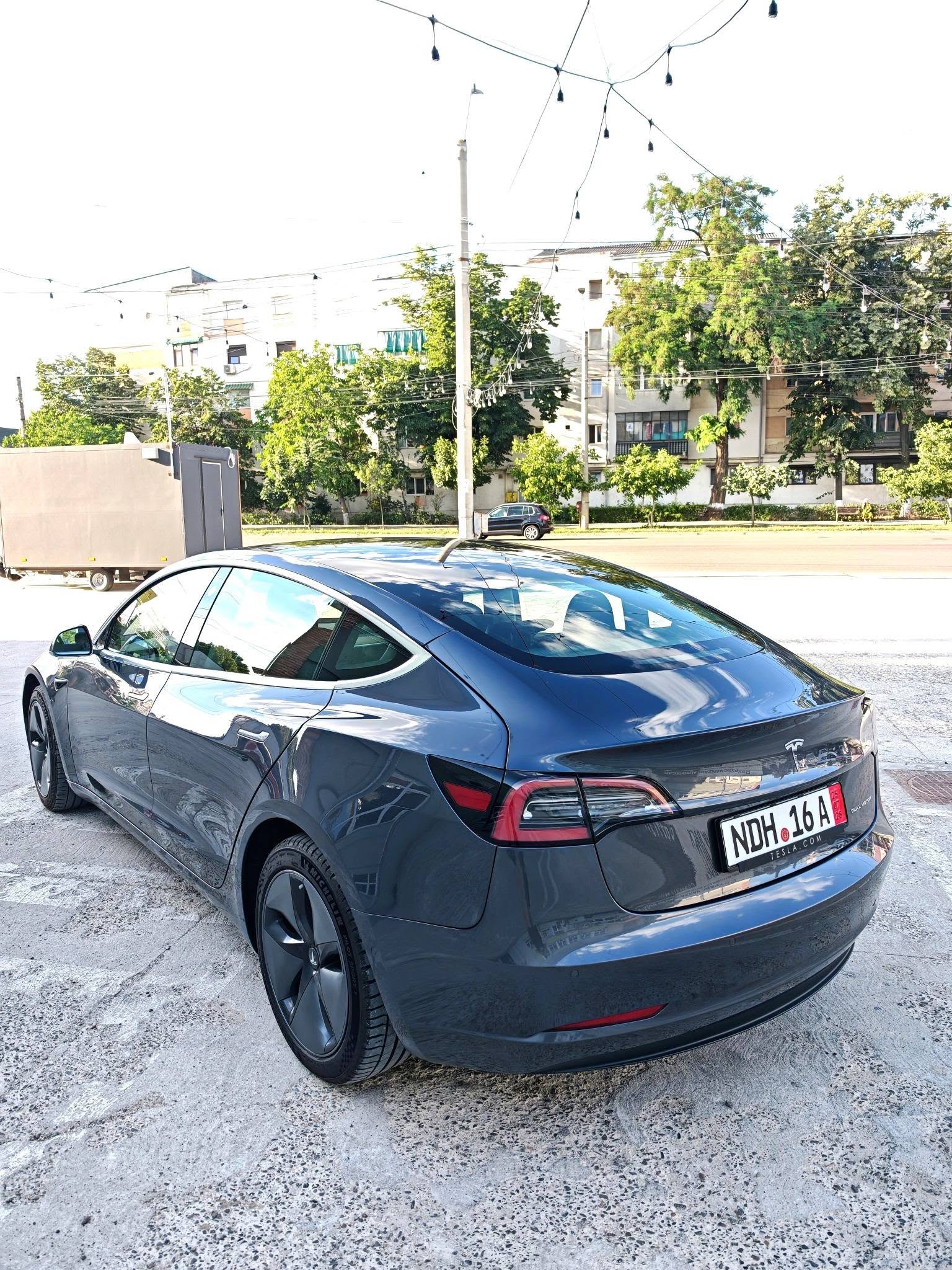 
								Tesla Model 3 Dual Motor Long Range – An 2019 – 420 km Autonomie full									