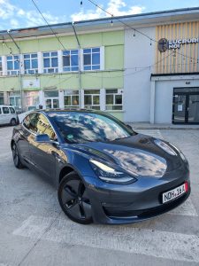 Tesla Model 3 Dual Motor Long Range – An 2019 – 420 km Autonomie