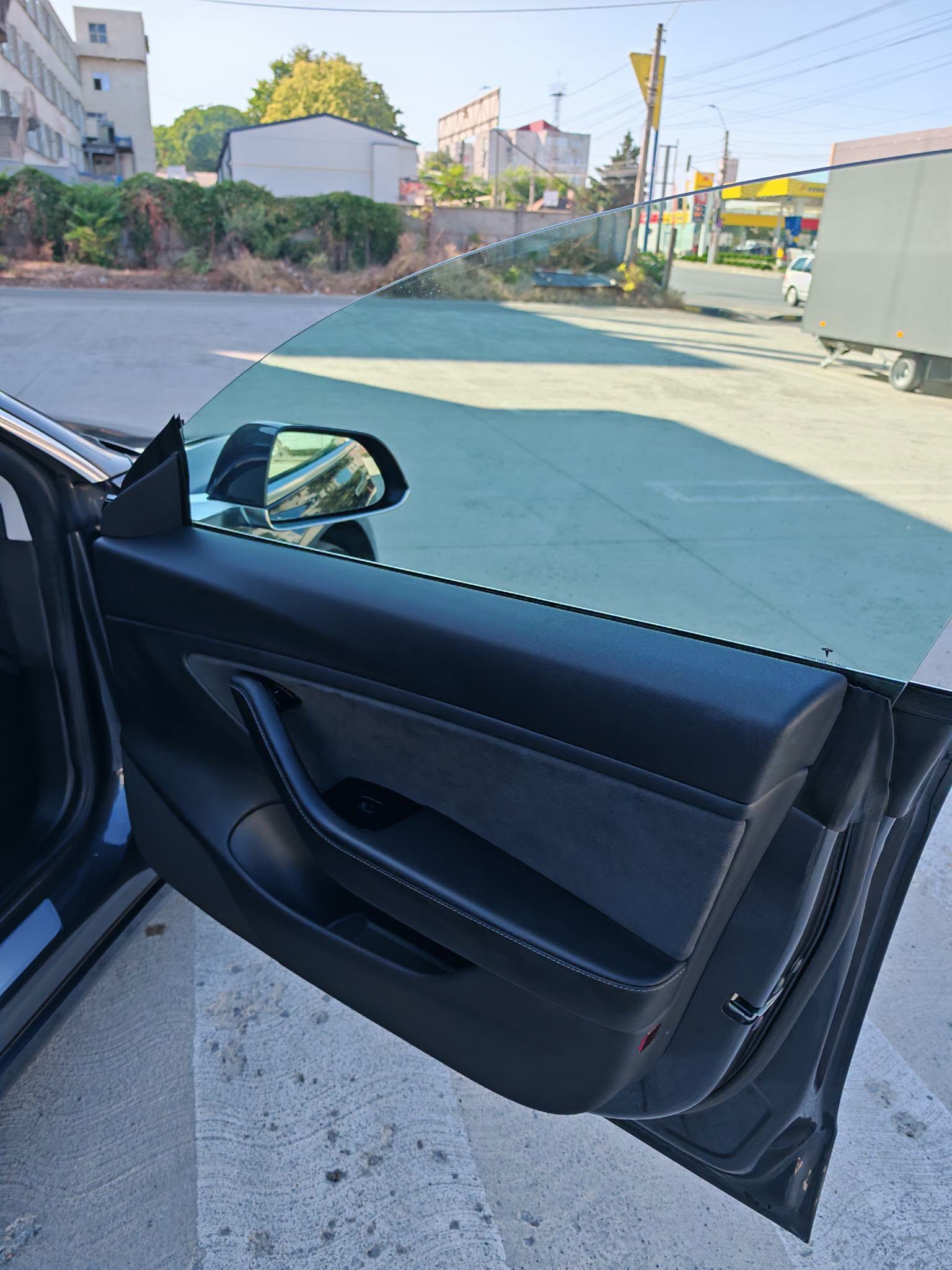 
								Tesla Model 3 – Dual Motor Long Range – An 2019 – 346 CP – 150.000 km full									
