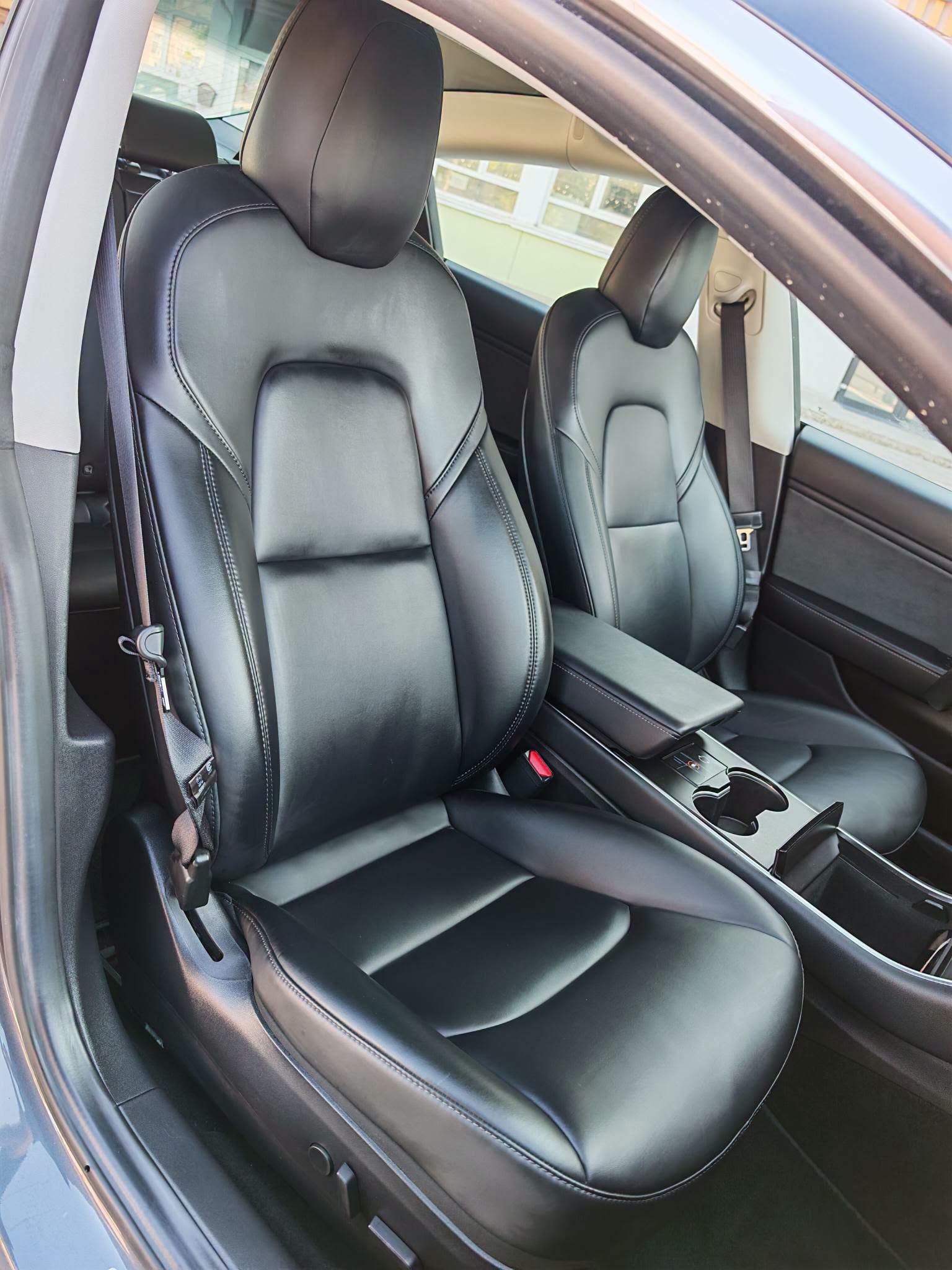 
								Tesla Model 3 – Dual Motor Long Range – An 2019 – 346 CP – 150.000 km full									