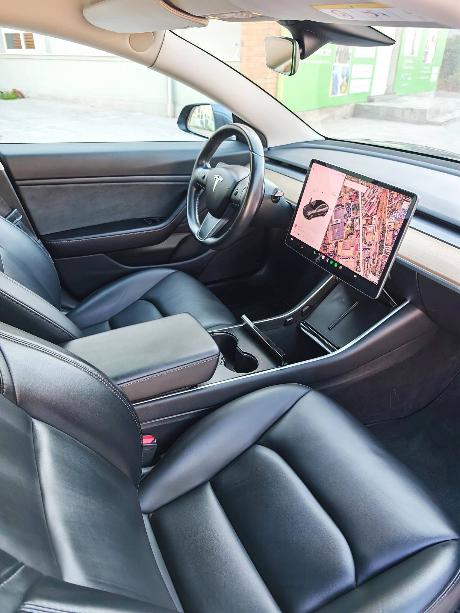 
								Tesla Model 3 – Dual Motor Long Range – An 2019 – 346 CP – 150.000 km full									