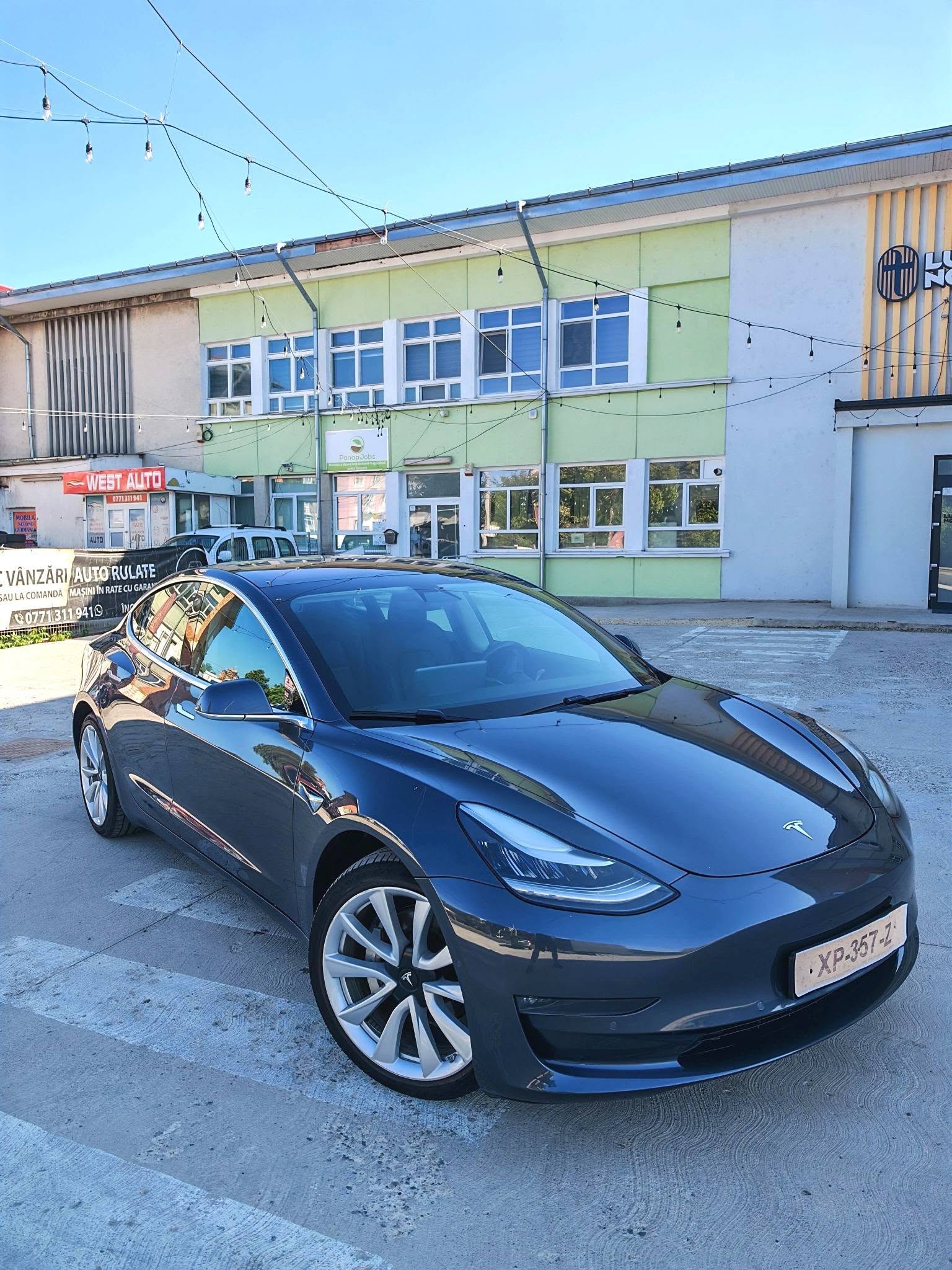 
								Tesla Model 3 – Dual Motor Long Range – An 2019 – 346 CP – 150.000 km full									