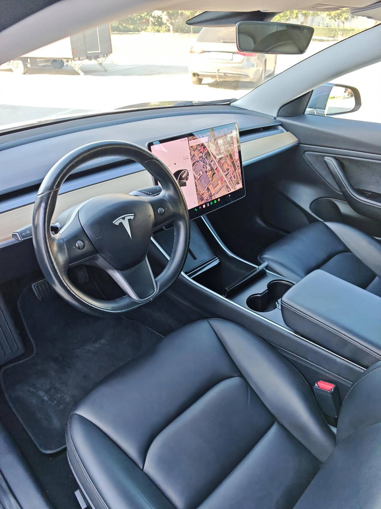 
								Tesla Model 3 – Dual Motor Long Range – An 2019 – 346 CP – 150.000 km full									