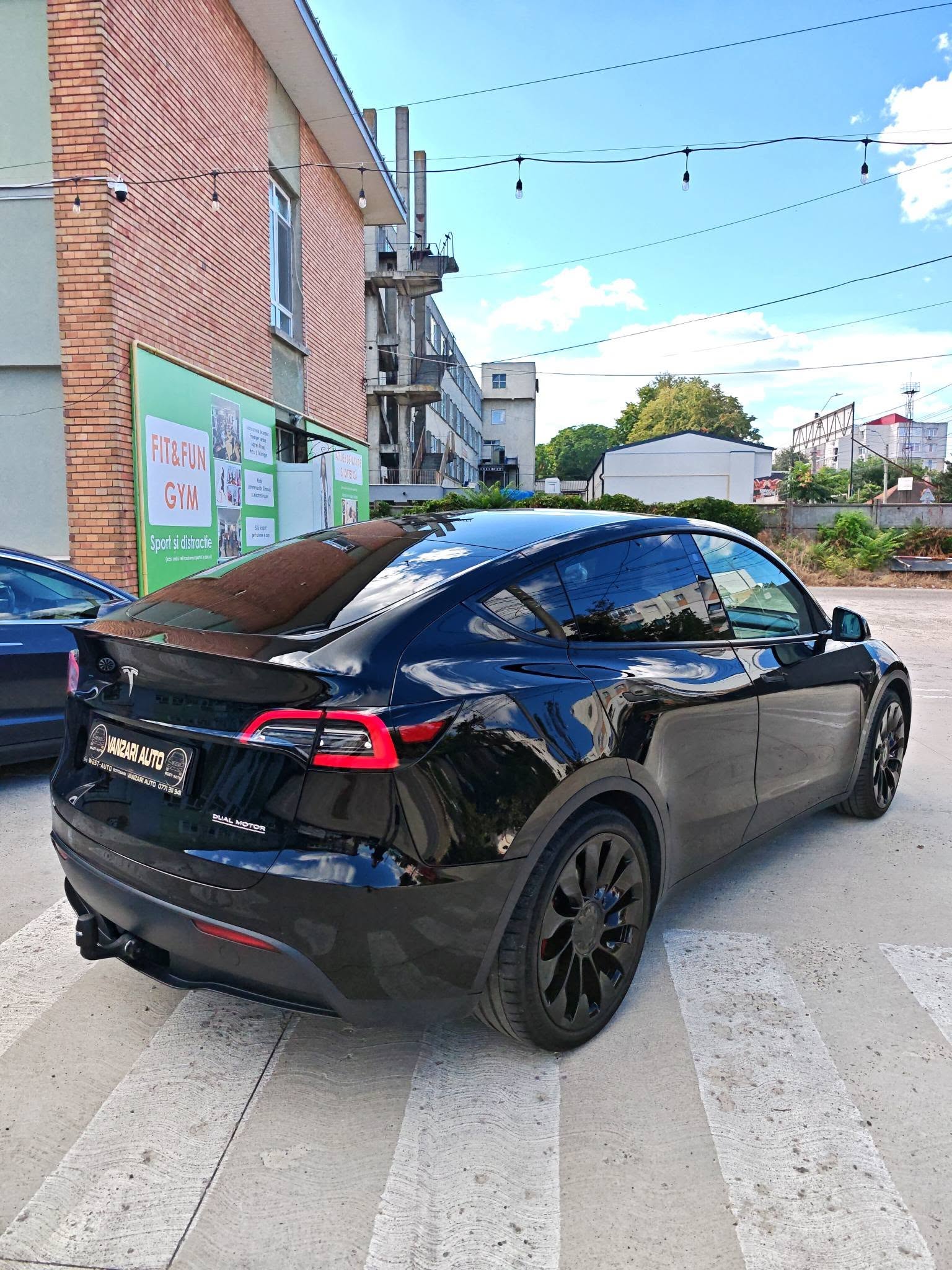 
								TESLA MODEL Y PERFORMANCE AWD (DUAL MOTOR) – 82 kWh – GIGAGFACTORY BERLIN full									