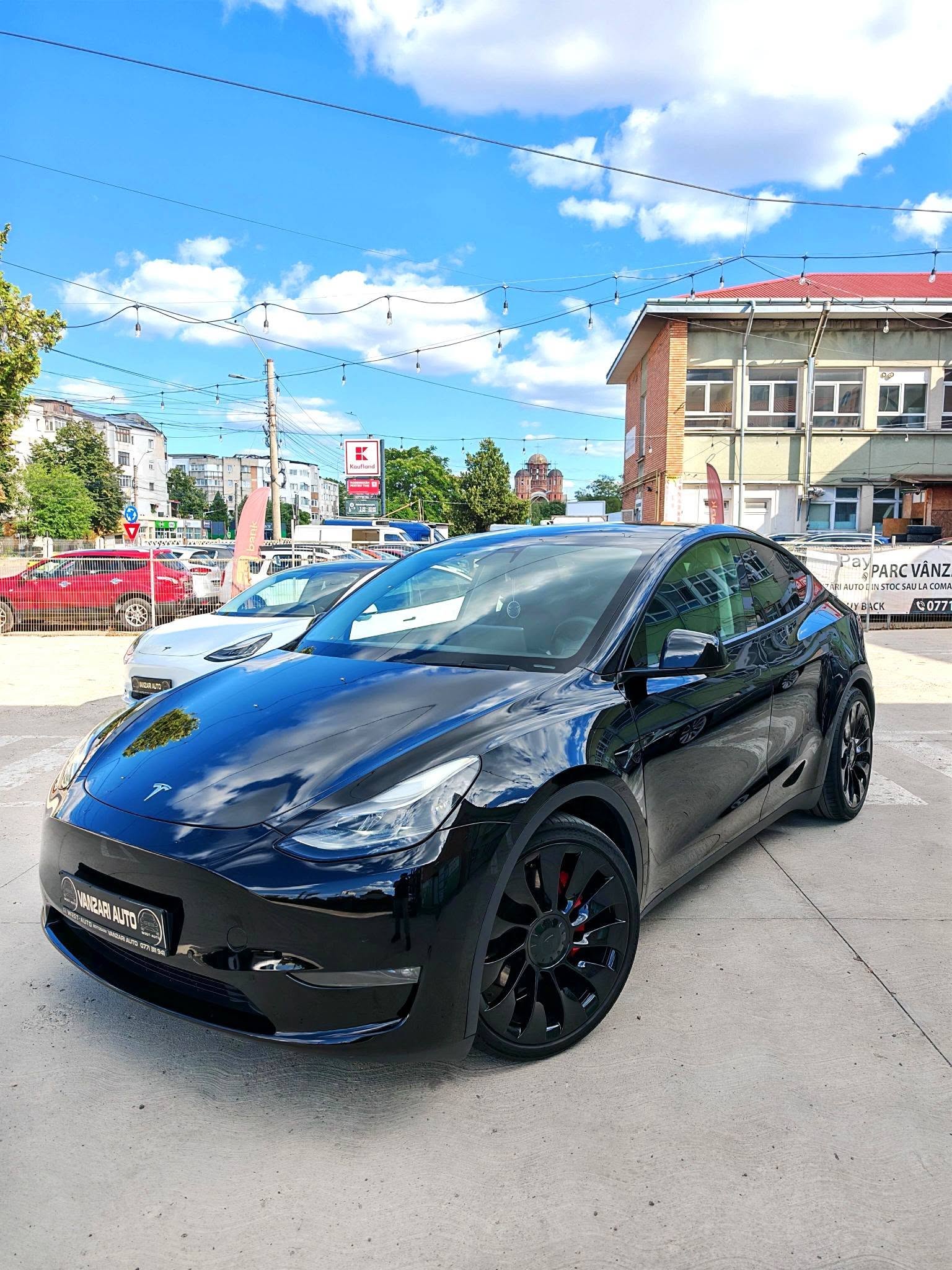 
								TESLA MODEL Y PERFORMANCE AWD (DUAL MOTOR) – 82 kWh – GIGAGFACTORY BERLIN full									